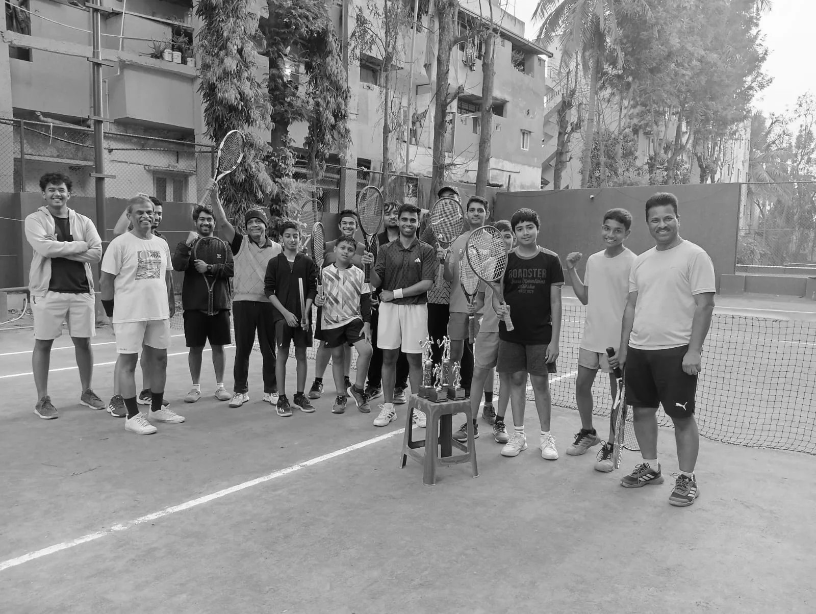 Doubles players before the tournament